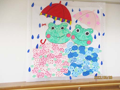 梅雨の壁画