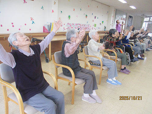 運動会は体操から始まります